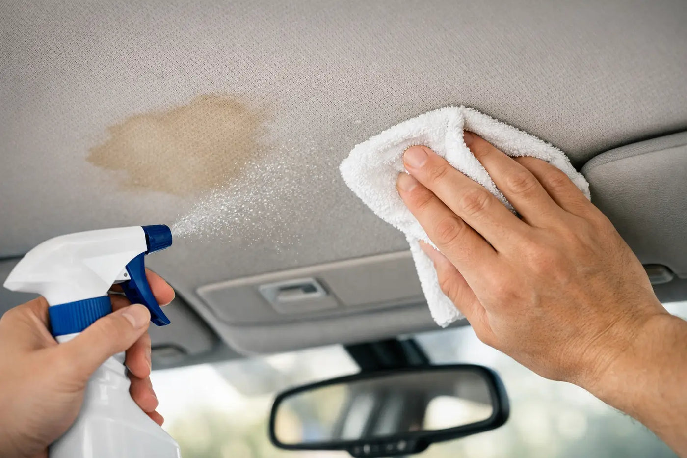 Vlekken uit hemelbekleding verwijderen zonder kringen