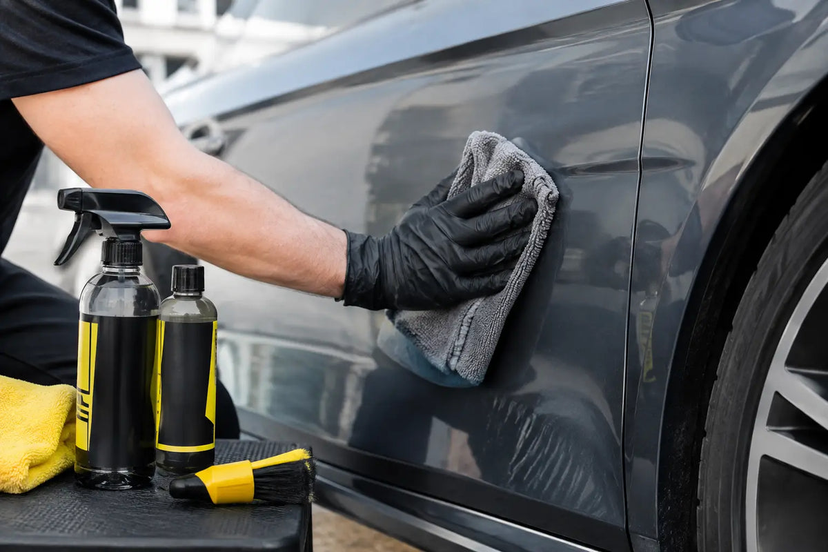 Teervlekken auto verwijderen zonder lakschade